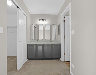 1530 E Chivalry Court - Photo Thumbnail 11