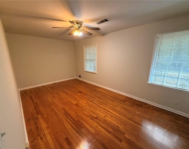 2878 Pine Valley Circle - Photo Thumbnail 9