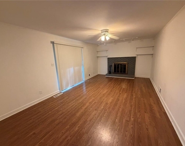 2878 Pine Valley Circle - Photo Thumbnail 2
