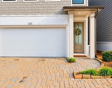 727 Stickley Oak Way - Photo Thumbnail 4