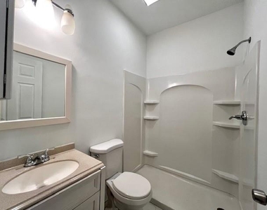 1276 Hill Street Se - Photo Thumbnail 6