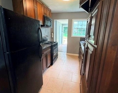 2811 Glenwood Avenue Se - Photo Thumbnail 12