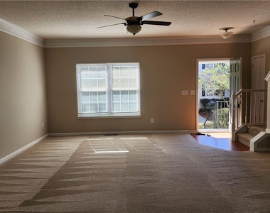 606 Market Place Lane - Photo Thumbnail 4