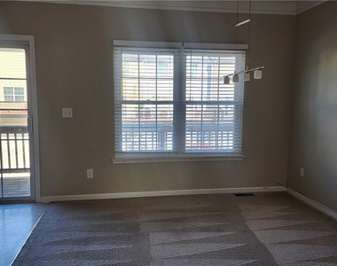 606 Market Place Lane - Photo Thumbnail 8