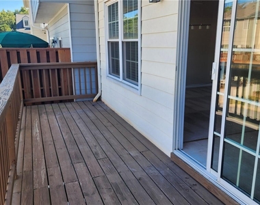 606 Market Place Lane - Photo Thumbnail 7