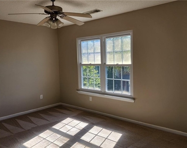 606 Market Place Lane - Photo Thumbnail 17