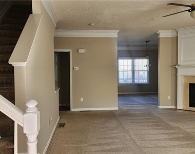 606 Market Place Lane - Photo Thumbnail 2