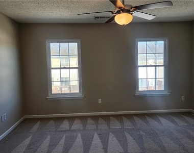 606 Market Place Lane - Photo Thumbnail 12