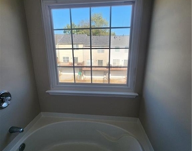 606 Market Place Lane - Photo Thumbnail 15