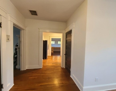 39 Howard Street Ne - Photo Thumbnail 10