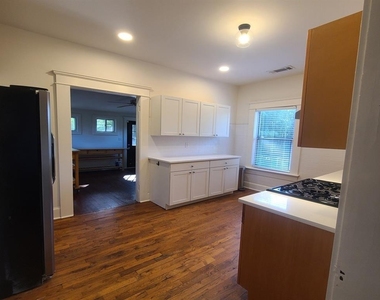 39 Howard Street Ne - Photo Thumbnail 6