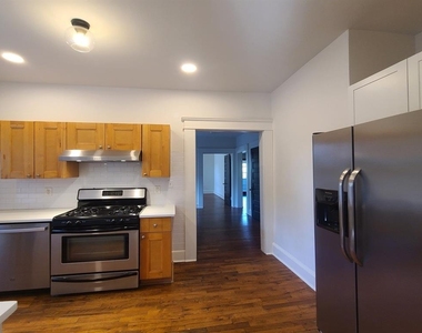 39 Howard Street Ne - Photo Thumbnail 8