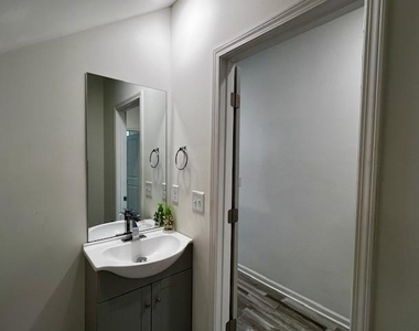 837 Smith Street Sw - Photo Thumbnail 7
