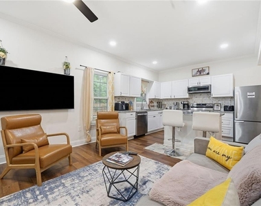 1806 Charleston Avenue Se - Photo Thumbnail 7