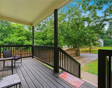 1806 Charleston Avenue Se - Photo Thumbnail 5