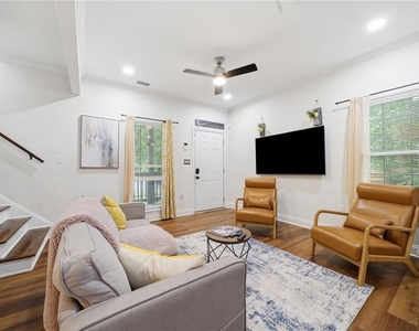 1806 Charleston Avenue Se - Photo Thumbnail 10