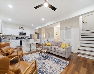 1806 Charleston Avenue Se - Photo Thumbnail 6