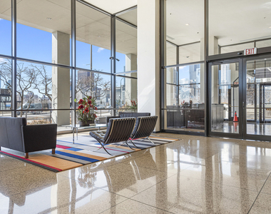 360 E Randolph Street - Photo Thumbnail 3