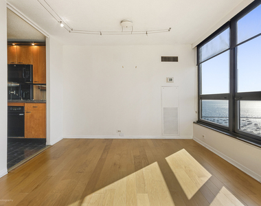 360 E Randolph Street - Photo Thumbnail 29