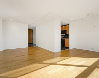 360 E Randolph Street - Photo Thumbnail 15