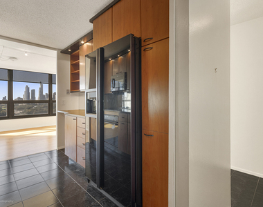 360 E Randolph Street - Photo Thumbnail 21