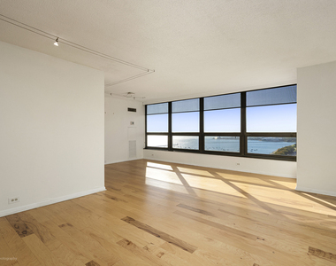 360 E Randolph Street - Photo Thumbnail 4