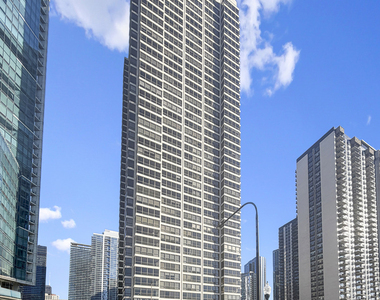 360 E Randolph Street - Photo Thumbnail 38