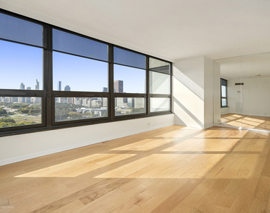 360 E Randolph Street - Photo Thumbnail 8