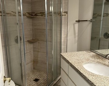 511 Aurora Avenue - Photo Thumbnail 10