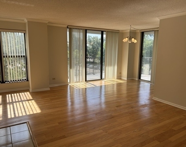 511 Aurora Avenue - Photo Thumbnail 1