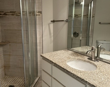 511 Aurora Avenue - Photo Thumbnail 11