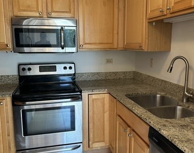 511 Aurora Avenue - Photo Thumbnail 5