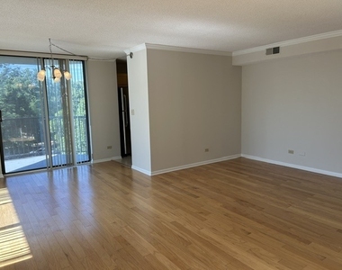 511 Aurora Avenue - Photo Thumbnail 3