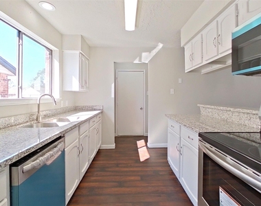 11210 Camphorwood Drive - Photo Thumbnail 9