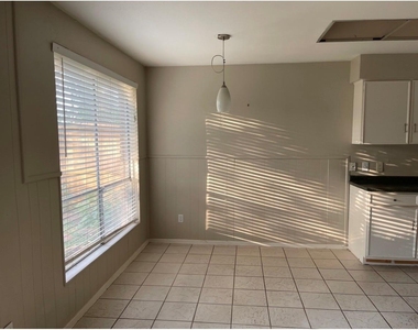 10734 Braewick Drive - Photo Thumbnail 2