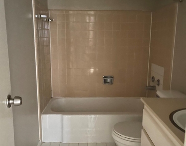 10734 Braewick Drive - Photo Thumbnail 13
