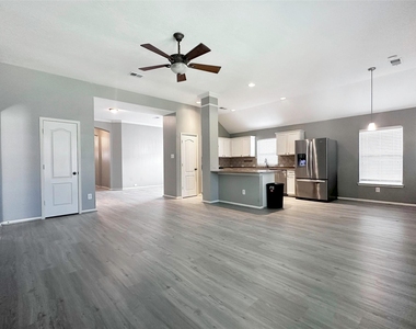 3307 Raintree Village Drive - Photo Thumbnail 15