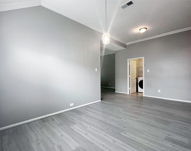 3307 Raintree Village Drive - Photo Thumbnail 12