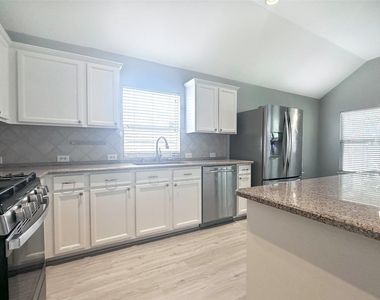 3307 Raintree Village Drive - Photo Thumbnail 18
