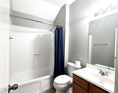 3307 Raintree Village Drive - Photo Thumbnail 8