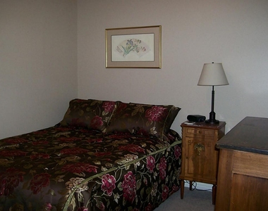811 Bradford Avenue - Photo Thumbnail 15