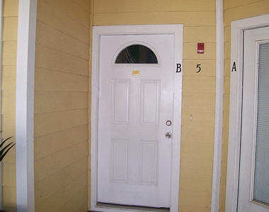 811 Bradford Avenue - Photo Thumbnail 2