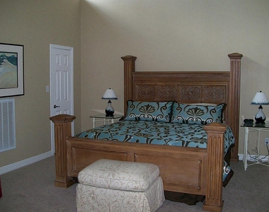 811 Bradford Avenue - Photo Thumbnail 17