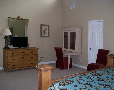 811 Bradford Avenue - Photo Thumbnail 18