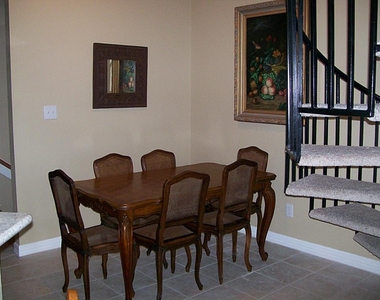 811 Bradford Avenue - Photo Thumbnail 10