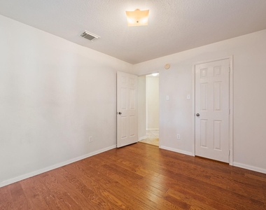 3827 Alder Pass Court - Photo Thumbnail 32