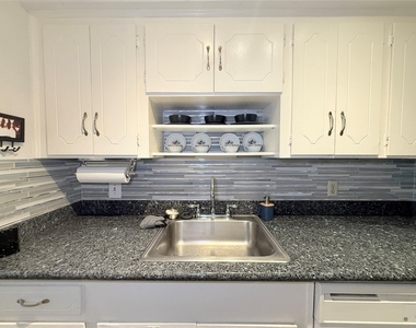 5861 Inwood Drive - Photo Thumbnail 10