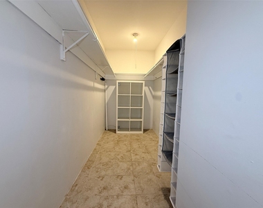5861 Inwood Drive - Photo Thumbnail 12