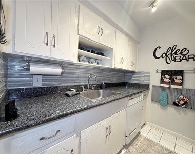 5861 Inwood Drive - Photo Thumbnail 7