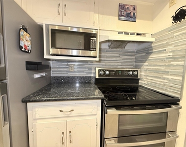 5861 Inwood Drive - Photo Thumbnail 9